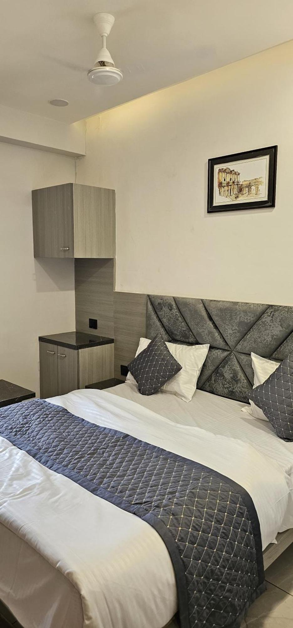Hotel Allen Ahmedabad Ngoại thất bức ảnh