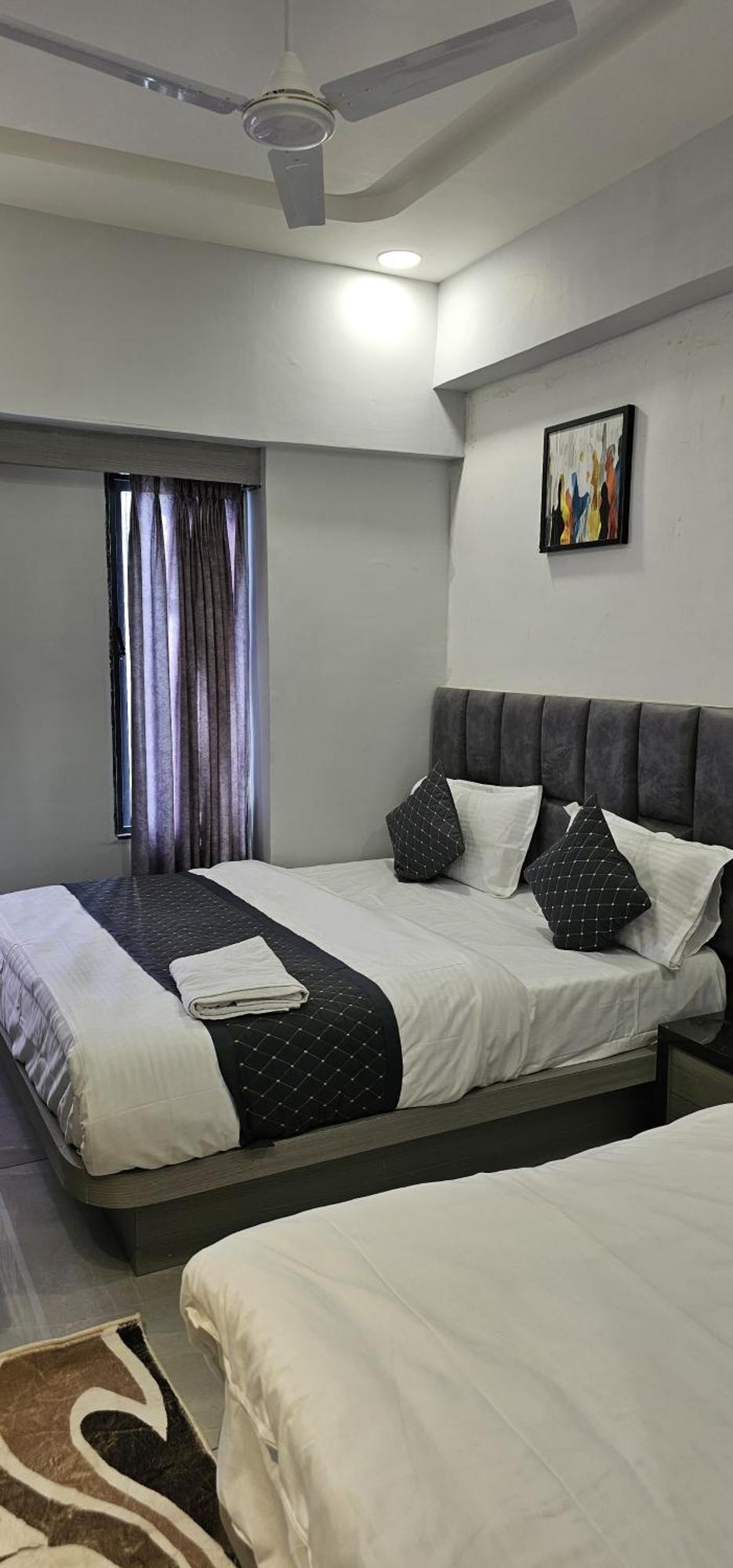 Hotel Allen Ahmedabad Ngoại thất bức ảnh