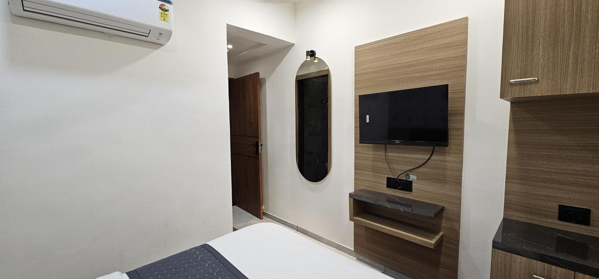 Hotel Allen Ahmedabad Ngoại thất bức ảnh