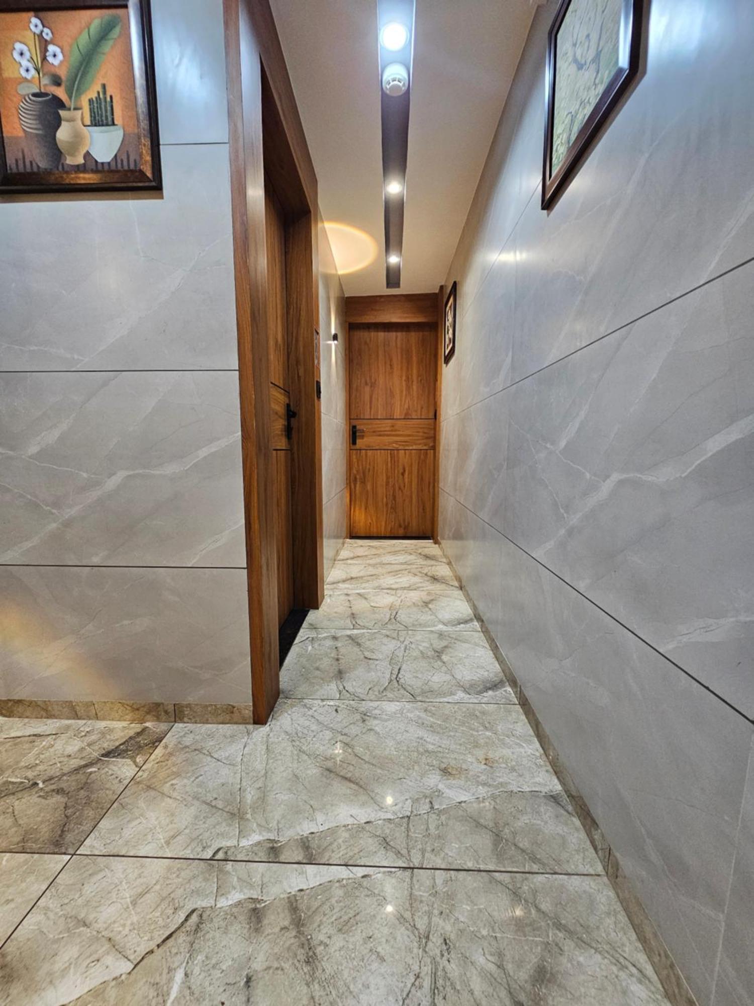 Hotel Allen Ahmedabad Ngoại thất bức ảnh